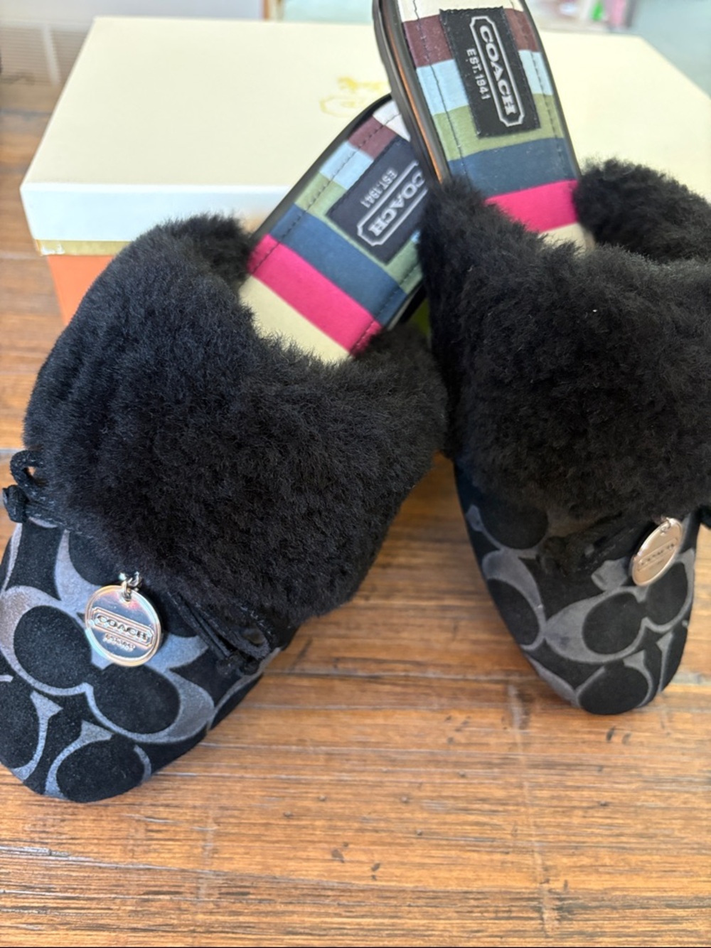 Women’s Size 8.5 Coach Black Logo Carra Slippers